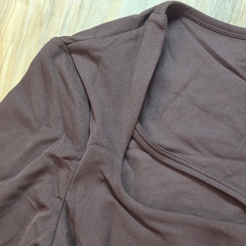 💬🩵🅰️NWOT Brown Crisscross Cropped Long Sleeve Top Large - Picture 9 of 16